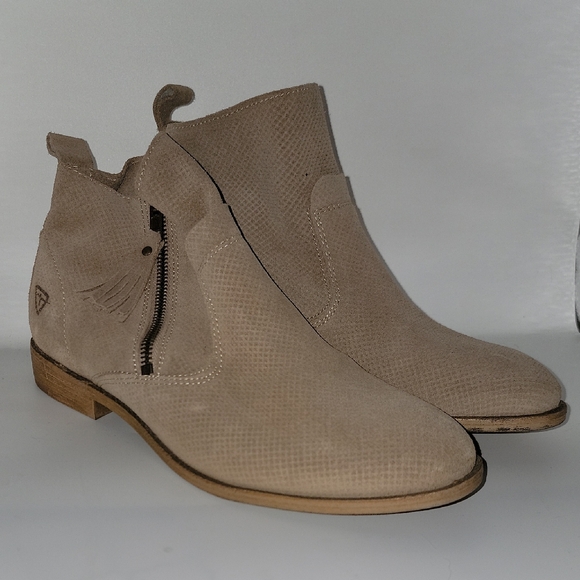Tamaris Shoes - Tamaris Suede Beige Boots Size 39